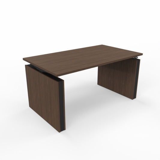 Exklusivt höj- och sänkbart skrivbord i valnöt.